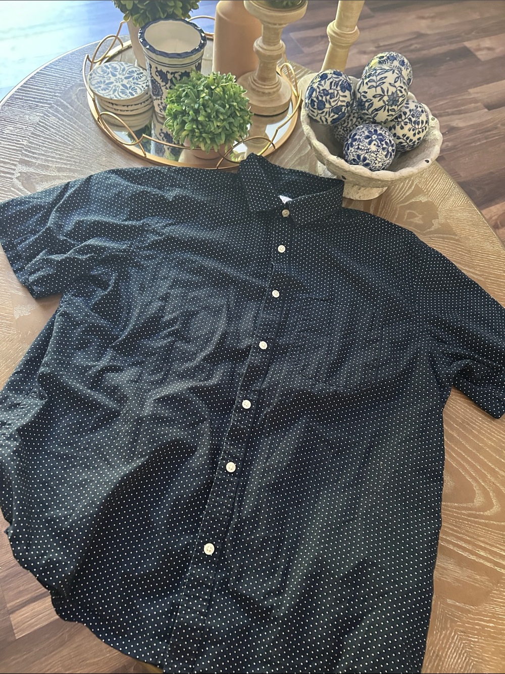 Men's Old Navy Blue Short-Sleeve Button-Up Shirt with White Microdots Large